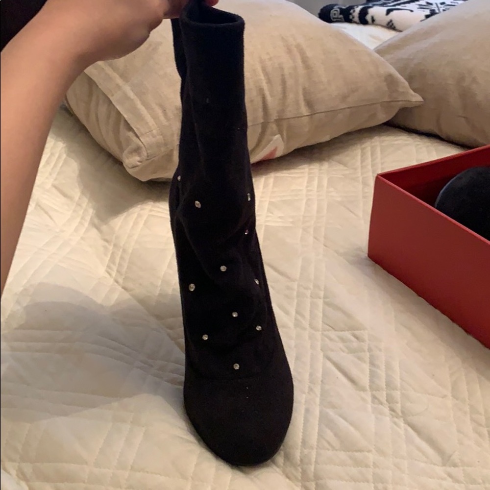 Boots - Picture 2 of 7